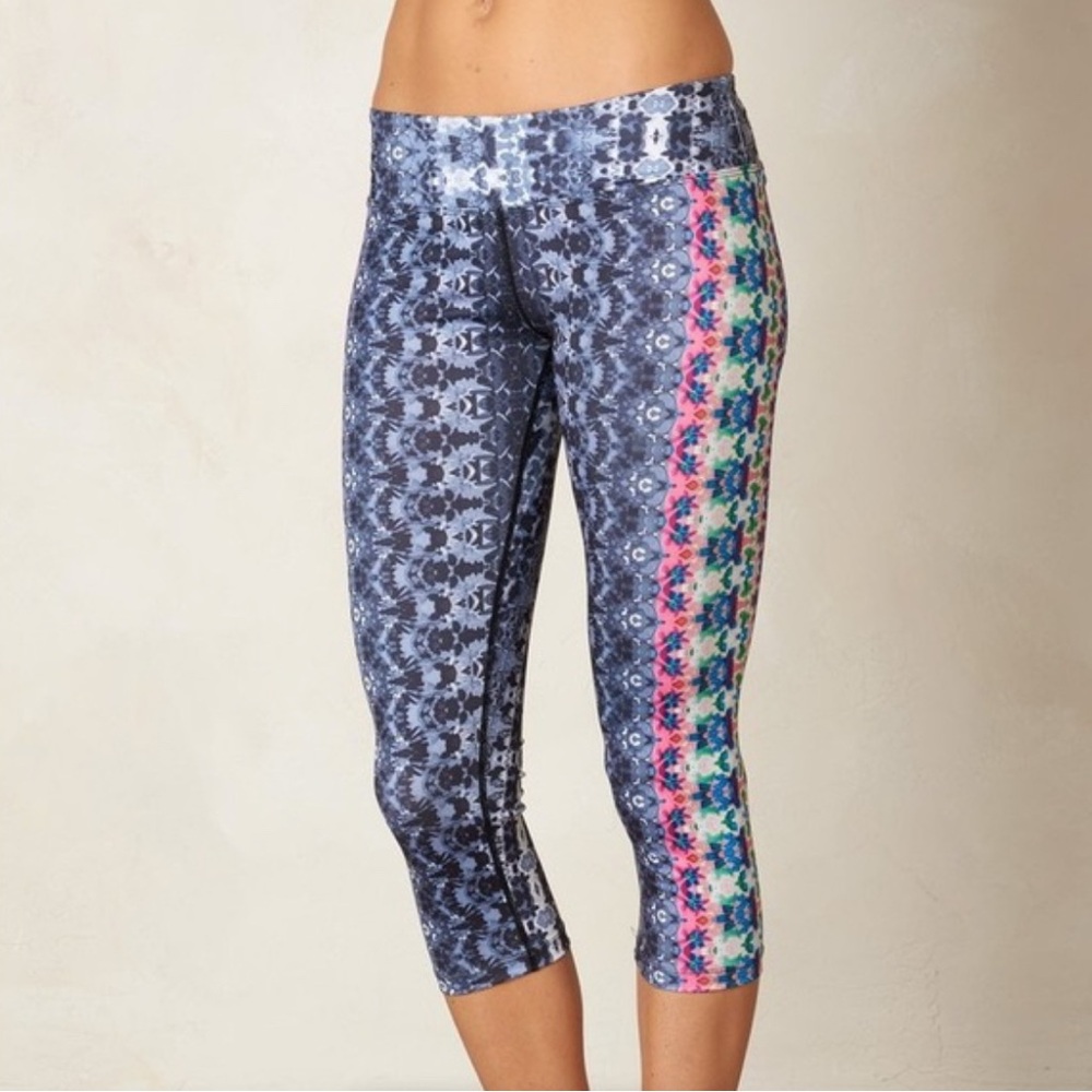 PRANA Roxanne Capri Black Hydrobloom - Women’s Size M (8-10)